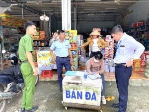 UBND phường Minh Hưng kiểm tra an toàn thực phẩm trong dịp Tết Trung thu năm 2025