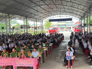 TUYÊN TRUYỀN, TRẢI NGHIỆM THỰC HÀNH CHỮA CHÁY VÀ CỨU NẠN, CỨU HỘ TẠI TRƯỜNG THCS&THPT MINH HƯNG.