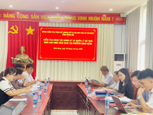 UBND phường Minh Hưng làm việc với Đoàn Kiểm tra công tác hộ tịch và nuôi con nuôi năm 2025.