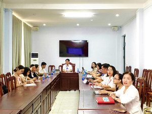 ỦY BAN NHÂN DÂN PHƯỜNG MINH HƯNG THAM DỰ HỘI NGHỊ SƠ KẾT THỰC HIỆN NGHỊ QUYẾT 57-NQ/TW VÀ NGHỊ QUYẾT 71/NQ-CP VỀ ĐỘT PHÁ PHÁT TRIỂN KHOA HỌC - CÔNG NGHỆ, ĐỔI MỚI SÁNG TẠO VÀ CHUYỂN ĐỔI SỐ