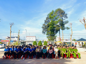 UBND PHƯỜNG MINH HƯNG TỔ CHỨC LỄ PHÁT ĐỘNG HƯỞNG ỨNG 35 NĂM VIỆT NAM ỨNG PHÓ VỚI HIV/AIDS, THÁNG HÀNH ĐỘNG QUỐC GIA PHÒNG, CHỐNG HIV/AIDS NĂM 2025 VÀ NGÀY THẾ GIỚI PHÒNG, CHỐNG AIDS (1/12).