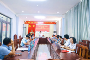 Phó Chủ tịch UBND phường Minh Hưng Nguyễn Văn Diễn chủ trì họp Ban Biên tập, Tổ Thư ký Trang thông tin điện tử phường.