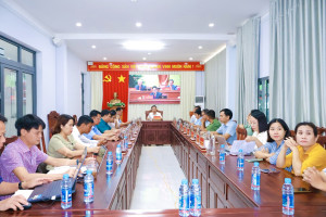 Phường Minh Hưng tham dự Lễ Khai mạc Đại hội Đại biểu toàn quốc lần thứ XIV của Đảng.