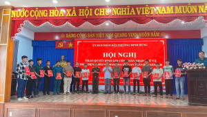 Trao Quyết định gọi công dân nhập ngũ và thực hiện nghĩa vụ tham gia Công an nhân dân năm 2026.