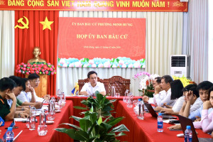 Ủy ban bầu cử phường Minh Hưng họp tiến độ triển khai công tác bầu cử.