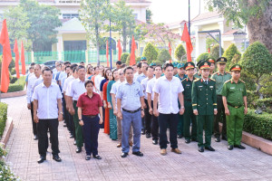 Phường Minh Hưng tổ chức Lễ viếng Bia tưởng niệm liệt sỹ nhân các ngày lễ lớn.