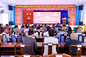 Hội Nông dân phường tổ chức tuyên truyền pháp luật, ký cam kết  bảo đảm an ninh trật tự và hướng dẫn sử dụng thuốc BVTV an toàn.