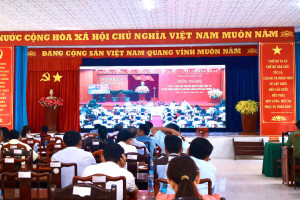 PHƯỜNG MINH HƯNG THAM DỰ HỘI NGHỊ SƠ KẾT 01 NĂM THỰC HIỆN MÔ HÌNH CHÍNH QUYỀN ĐỊA PHƯƠNG 02 CẤP.