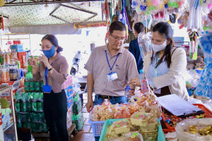 PHƯỜNG MINH HƯNG PHỐI HỢP GIÁM SÁT MỐI NGUY Ô NHIỄM THỰC PHẨM TRÊN ĐỊA BÀN