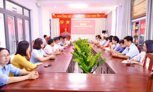 PHƯỜNG MINH HƯNG CÔNG BỐ VÀ TRAO QUYẾT ĐỊNH VỀ CÔNG TÁC CÁN BỘ