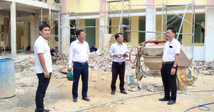 Chủ tịch UBND phường Minh Hưng kiểm tra tiến độ các công trình, dự án đầu tư công.
