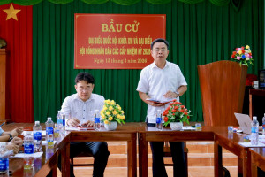 BAN THƯỜNG VỤ ĐẢNG ỦY PHƯỜNG MINH HƯNG THĂM, LÀM VIỆC VỚI CÁC KHU PHỐ SAU SẮP XẾP