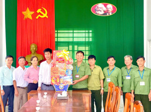 ĐẢNG ỦY XÃ NAM CÁT TIÊN THÀNH LẬP CÁC ĐOÀN THĂM, CHÚC TẾT NGUYÊN ĐÁN BÍNH NGỌ NĂM 2026