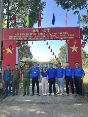 TUỔI TRẺ XÃ NAM CÁT TIÊN TÍCH CỰC HỖ TRỢ NGÀY BẦU CỬ