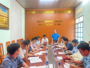ĐOÀN CÔNG TÁC CƠ QUAN THƯỜNG TRỰC TẠP CHÍ CỘNG SẢN TẠI MIỀN...