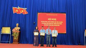 HỘI NGHỊ TUYÊN DƯƠNG, KHEN THƯỞNG TẬP THỂ, CÁ NHÂN CÓ THÀNH TÍCH XUẤT SẮC TRONG HOẠT ĐỘNG HỘI ĐỒNG NHÂN DÂN XÃ NAM CÁT TIÊN NĂM 2025