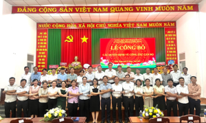 UBND xã Nghĩa Trung tổ chức Lễ công bố các quyết định về công tác cán bộ