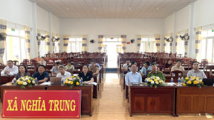 Bí thư Đảng ủy xã Nghĩa Trung Võ Thị Anh Đào dự hội nghị trực tuyến