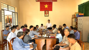 UBND xã Nghĩa Trung họp Ban Tổ chức thực hiện lấy ý kiến Nhân dân về phương án đổi tên thôn