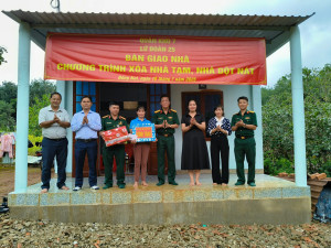 Lữ đoàn 25, Quân khu 7 bàn giao nhà tình nghĩa