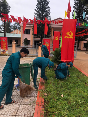 Lực lượng dân quân Thường trực ra quân dọn dẹp vệ sinh môi trường