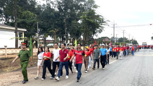 Hơn 500 cán bộ, đảng viên, đoàn viên, hội viên và nhân dân hưởng ứng Chương trình “Cùng Việt Nam tiến bước”