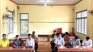 Chủ tịch UBND xã Nghĩa Trung đi khảo sát nắm bắt tình hình tại thôn 14