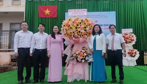 Lãnh đạo xã Nghĩa Trung dự lễ khai giảng năm học mới 2025 - 2026