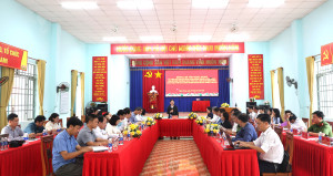 Đồng chí Tôn Ngọc Hạnh – Phó Bí thư Thường trực Tỉnh ủy, Chủ tịch Hội đồng nhân dân tỉnh làm việc với Ban Chấp hành Đảng bộ xã Nghĩa Trung