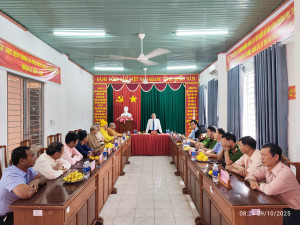 Xã Nghĩa Trung tổ chức buổi gặp mặt chức sắc, chức việc và đại diện các cơ sở tôn giáo