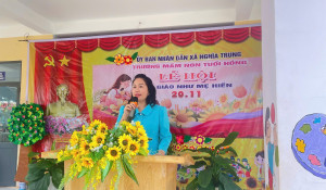 Lãnh đạo xã Nghĩa Trung thăm và chúc mừng Ngày Nhà giáo Việt Nam 20/11