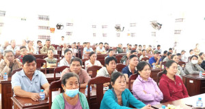 Xã Nghĩa Trung tổ chức hội nghị tiếp nhận ý kiến về dự án khai thác, tuyển quặng Bauxite