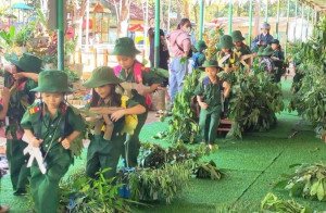 Trường Mẫu giáo Đức Liễu tổ chức hoạt động trải nghiệm “Chiến sĩ tí hon”