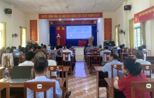 Đảng ủy xã Nghĩa Trung tổ chức Hội nghị thông tin thời sự quý IV