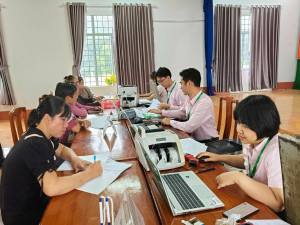 Hoạt động giao dịch xã – Cầu nối tín dụng chính sách đến gần dân, sát dân