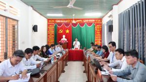 UBND xã Nghĩa Trung họp thành viên UBND xã mở rộng cho ý...