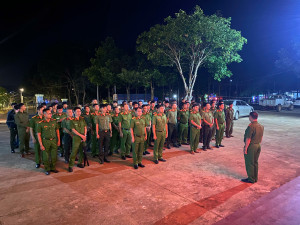 CÔNG AN XÃ NGHĨA TRUNG TRIỂN KHAI RA QUÂN TUẦN TRA BẢO ĐẢM...