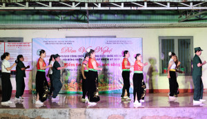 Xã Nghĩa Trung phối hợp tổ chức đêm văn nghệ chào mừng thành công cuộc bầu cử