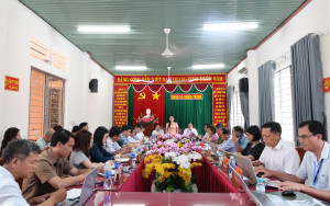 Xã Nghĩa Trung làm việc với Công ty khai tuyển quặng Bình Phước