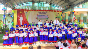 Ấm áp lễ tổng kết năm học và ra trường cho trẻ 5 tuổi tại Trường Mẫu giáo Đức Liễu