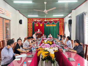 ĐOÀN GIÁM SÁT CỦA BAN THƯỜNG VỤ ĐẢNG ỦY XÃ LÀM VIỆC TẠI UBND XÃ NGHĨA TRUNG