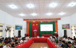 Xã Nghĩa Trung tổ chức hội nghị đối thoại với các doanh...