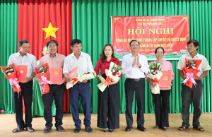 Công bố các Quyết định sau sáp nhập thôn