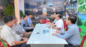 Gần dân để lắng nghe, phục vụ dân