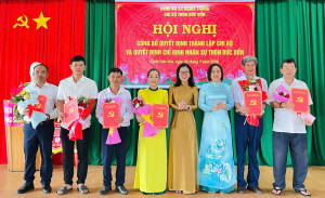 Hội nghị công bố Quyết định thành lập Chi bộ và chỉ định nhân sự thôn Đức Bổn.