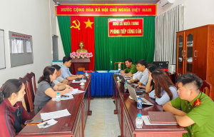 Phó Chủ tịch UBND xã Lường Đình Hải chủ trì họp triển khai khám sức khỏe toàn dân và cập nhật Sổ sức khỏe điện tử trên ứng dụng VNeID
