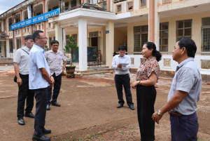 Chủ tịch UBND xã khảo sát các công trình chuẩn bị đầu tư năm 2027