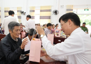 Xã Nghĩa Trung tổ chức họp mặt kỷ niệm 79 năm Ngày Thương binh - Liệt sĩ