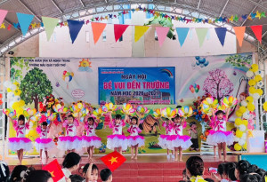 Rộn ràng Ngày khai giảng trên quê hương Nghĩa Trung