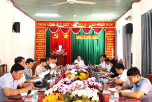 Họp thành viên UBND xã Nghĩa Trung